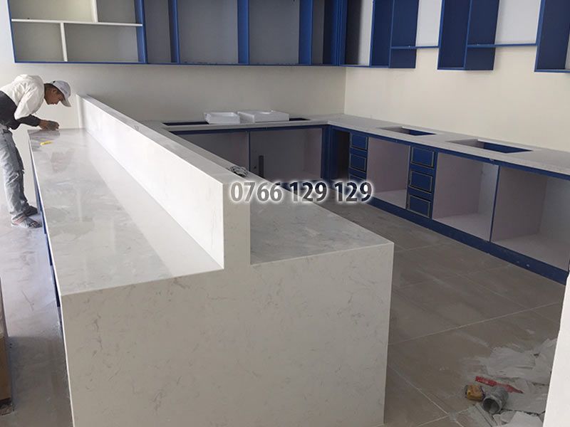 Quầy bar đá nhân tạo