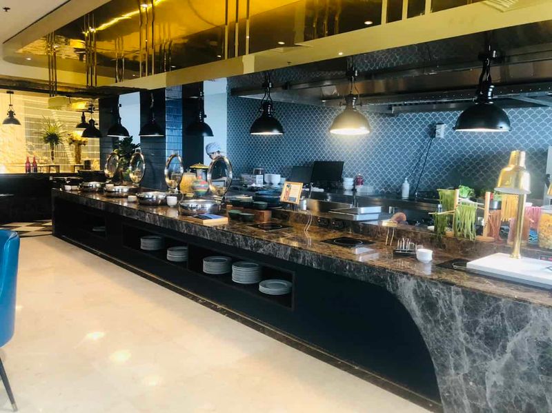 Quầy cafe ốp đá