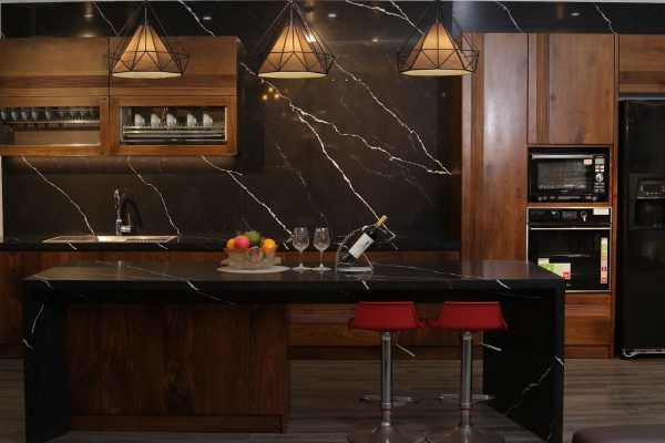 Báo giá thi công ốp đá quầy bar