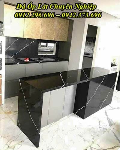 Quầy bar đá granite đen bóng