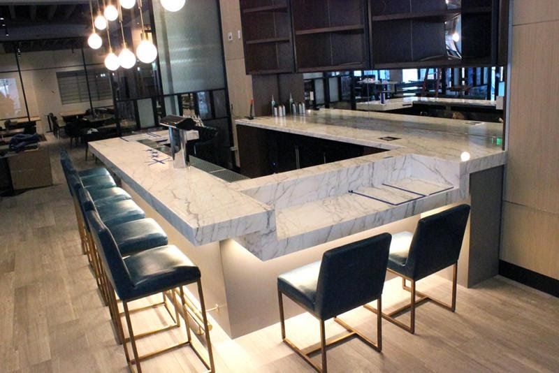 Quầy bar mặt đá cao cấp