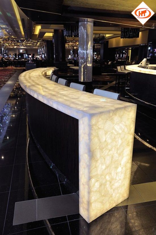 Quầy bar xuyên sáng
