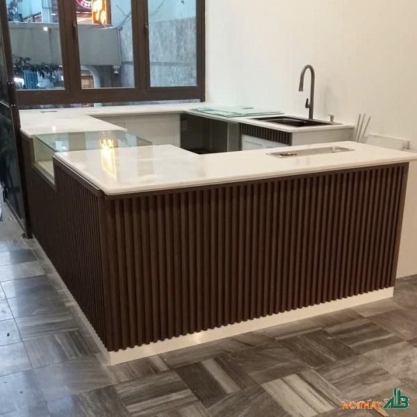 Quầy pha chế chữ G mặt đá