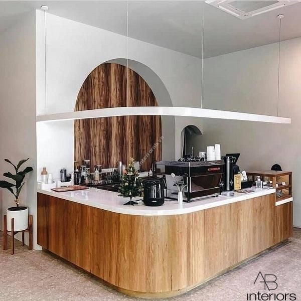 Quầy bar đá bo cong mặt đá tự nhiên